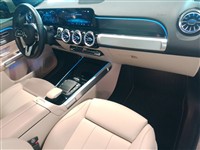 MERCEDES-BENZ GLB Serisi 200 AMG 4MATIC 7G-DCT 2023